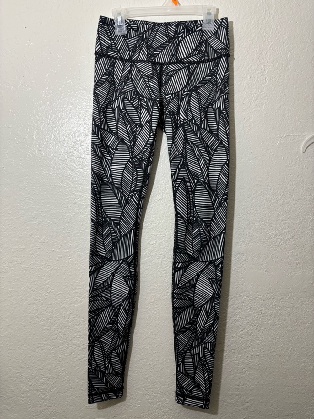 lululemon athletica Black and White Leaf-Stripe Print Leggings